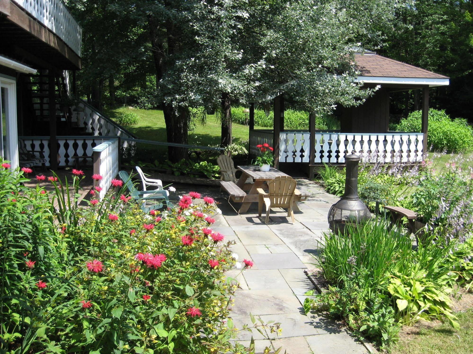 Blue Gentian Lodge At Magic Mountain Londonderry Ngoại thất bức ảnh